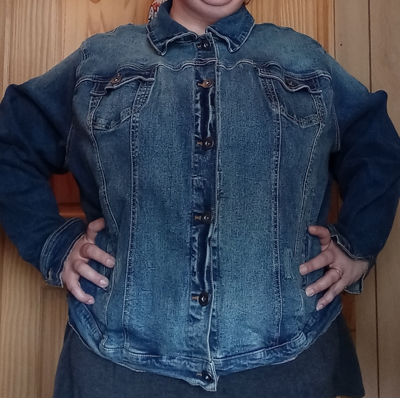 Torrid Denim Jacket- Medium Wash - Picture 14 of 16